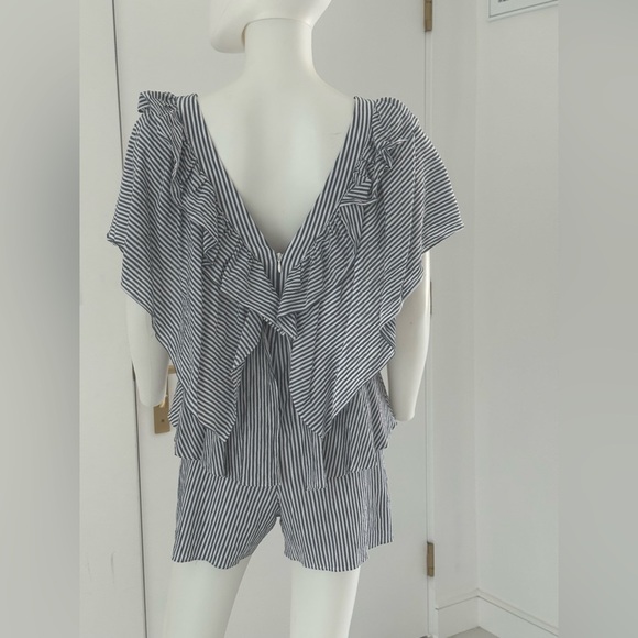 BCBG MaxAzria Flutter-Sleeve Romper Size XS White n Blue Striped - Picture 4 of 11